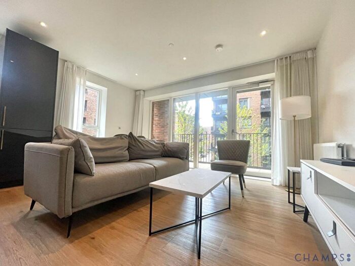 2 Bedroom Flat To Rent In Blenheim Mansions, N8