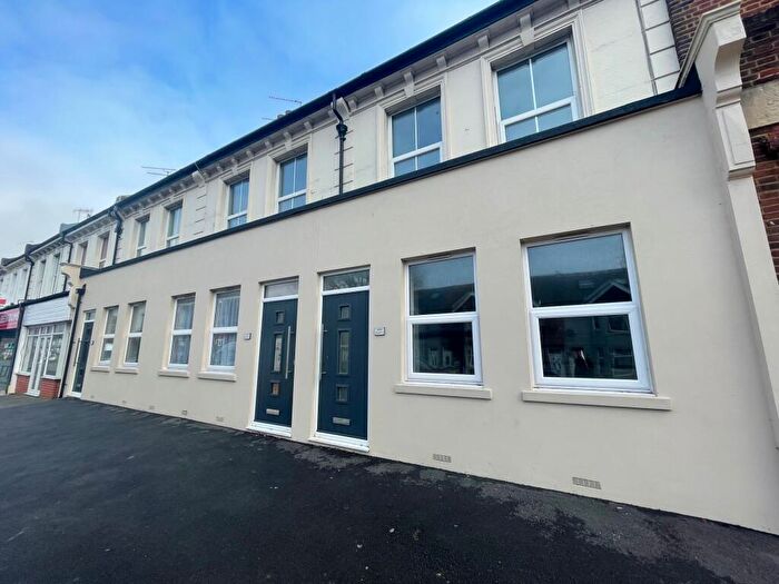 2 Bedroom Flat To Rent In Seaside, Eastbourne, BN22