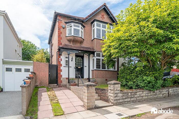 3 Bedroom Semi Detached House For Sale In Glenmore Avenue, Mossley Hill, Liverpool, L18