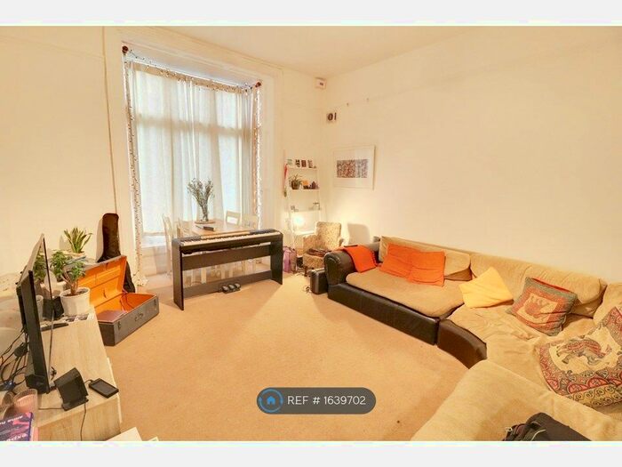 1 Bedroom Flat To Rent In Barry Road, London, SE22