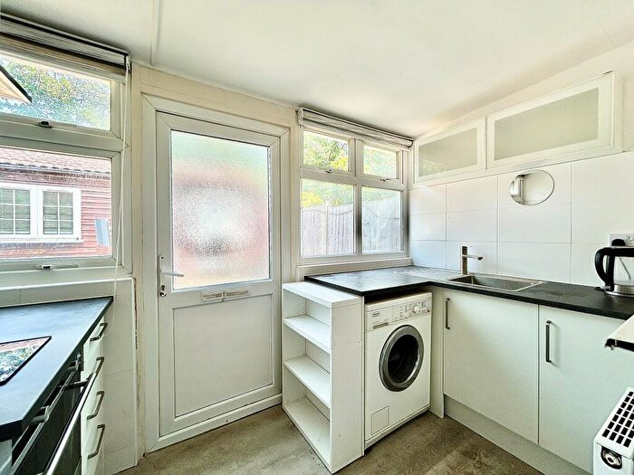 1 Bedroom Flat To Rent In Grove Green Road, Leytonstone, E11