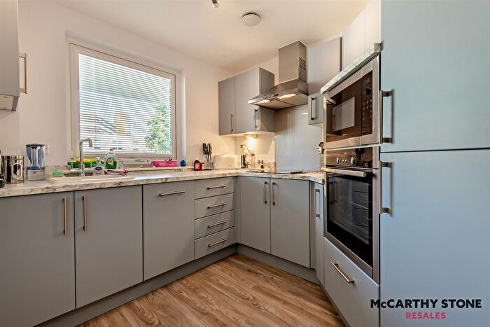 1 Bedroom Flat For Sale In Horizons, Churchfield Road, Poole, BH15