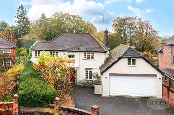 4 Bedroom Detached House For Sale In Woodbury Avenue, Petersfield, Hampshire, GU32