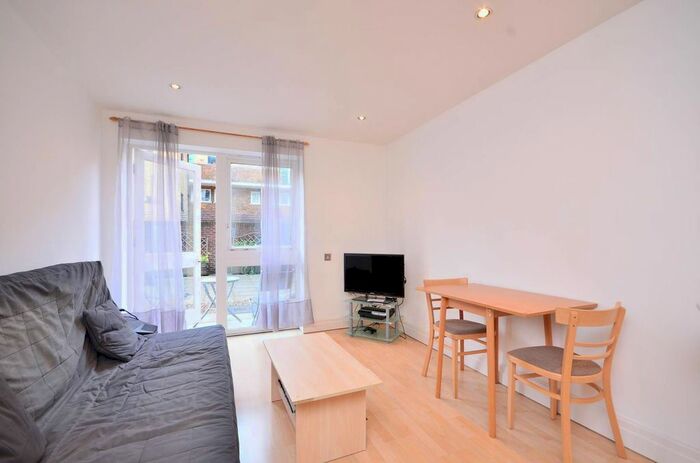 1 Bedroom Flat To Rent In Hoxton Square, Shoreditch, London, N1