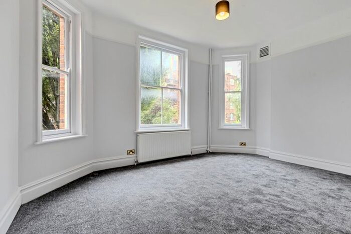 3 Bedroom Flat To Rent In Elgin Avenue, London, W9