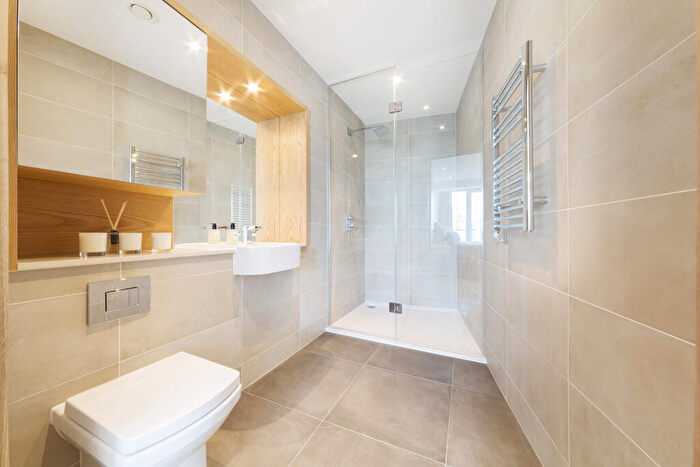 2 Bedroom Apartment To Rent In Arena Tower, Crossharbour Plaza, Canary Wharf, London, E14