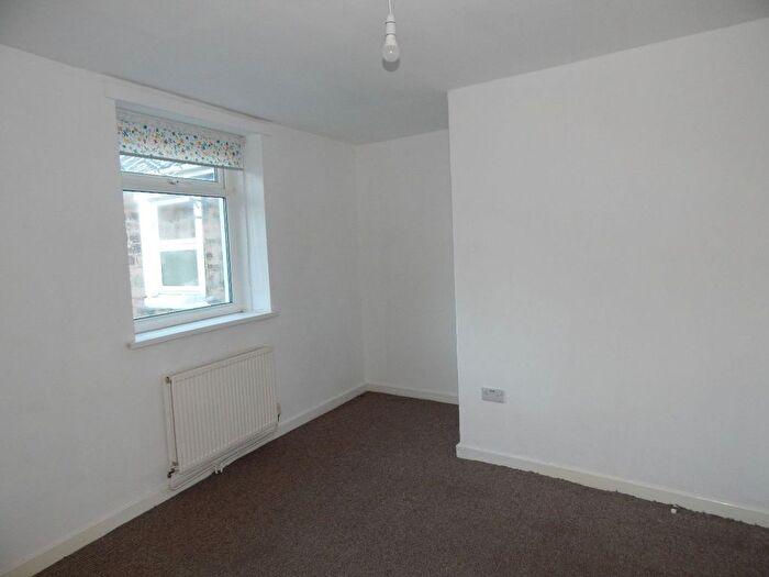 1 Bedroom Terraced House To Rent In Dewsbury Gate Road, Staincliffe, Dewsbury, WF13