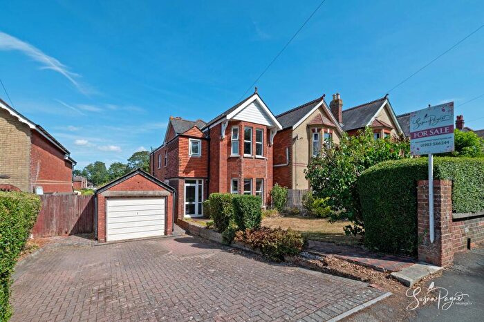 4 Bedroom Detached House For Sale In Victoria Grove, East Cowes, PO32