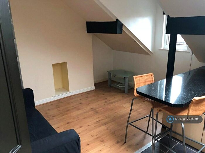 1 Bedroom Flat To Rent In Norman Terrace, Leeds, LS8