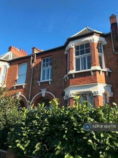 2 Bedroom Flat To Rent In Peckham, London, SE15