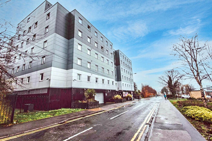 1 Bedroom Property For Sale In Longside Lane, Bradford, West Yorkshire, BD7