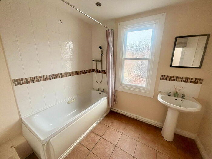2 Bedroom Apartment To Rent In Argyle Square, Sunderland, SR2