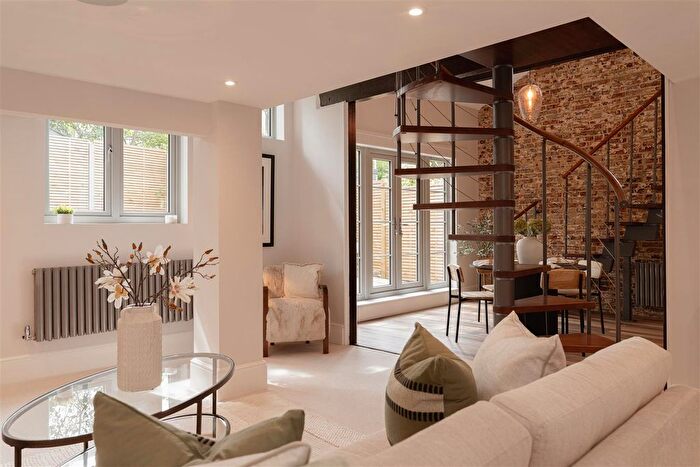 2 Bedroom Detached House For Sale In The Old Laundry, Glovers Road, Reigate, RH2