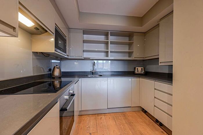 1 Bedroom Flat For Sale In Clifton Walk, Hammersmith, London, W6