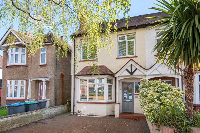 3 Bedroom House For Sale In Thornhill Road, Surbiton, KT6