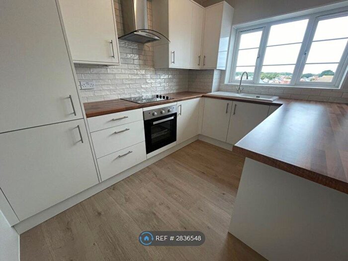 2 Bedroom Flat To Rent In Talbot Court, Bournemouth, BH9