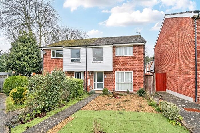 3 Bedroom Semi Detached House For Sale In Mitford Close, Reading, Berkshire, RG2