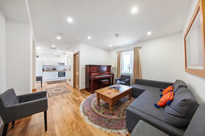 2 Bedroom Flat To Rent In Warner House, Abercorn Place, NW8