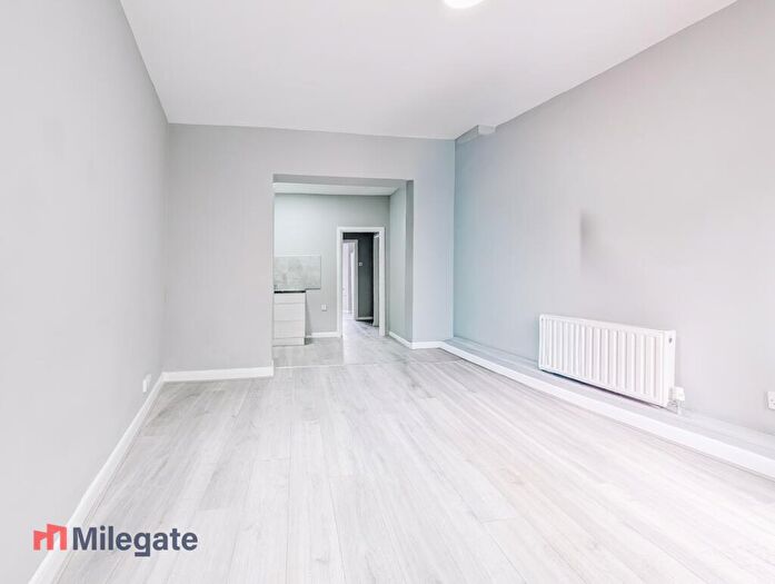 2 Bedroom Flat To Rent In Benares Road, London, SE18