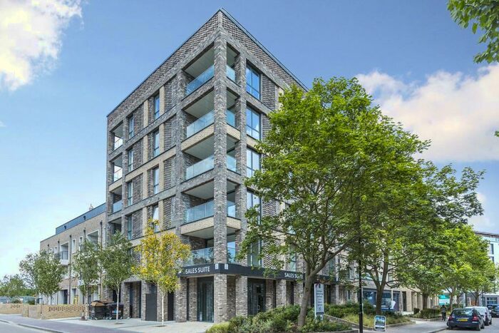 1 Bedroom Apartment To Rent In Claremont House, - Quebec Way, Canada Water, London, SE16