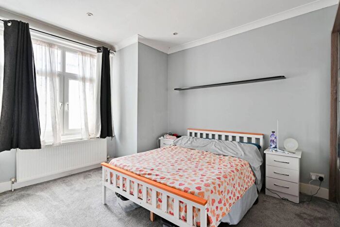 2 Bedroom Flat To Rent In Kettering Road, Streatham, London, SW16