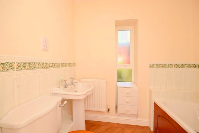 2 Bedroom Flat For Sale In Duesbury Court, Mickleover, Derby, DE3