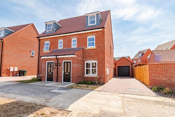 3 Bedroom Semi Detached House For Sale In Buttercup Way, South Wootton, King's Lynn, PE30