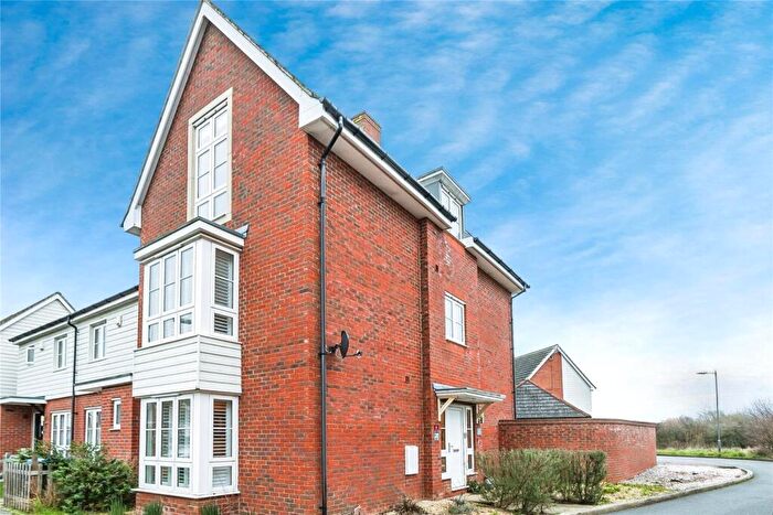 4 Bedroom End Of Terrace House For Sale In Pershore Way, Aylesbury, Buckinghamshire, HP18