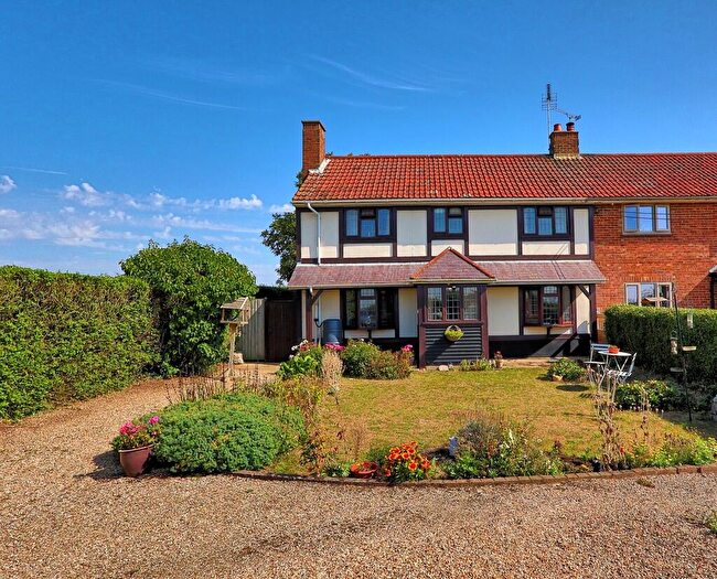 3 Bedroom Semi-Detached House For Sale In Paglesham Road, Paglesham, SS4