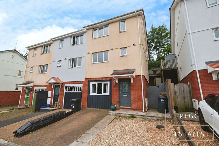 4 Bedroom End Terrace House For Sale In Weeksland Road, Torquay, TQ2