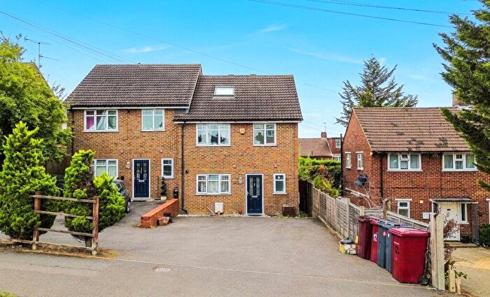 4 Bedroom Semi Detached House For Sale In Aldworth Close, Reading, Berkshire, RG30
