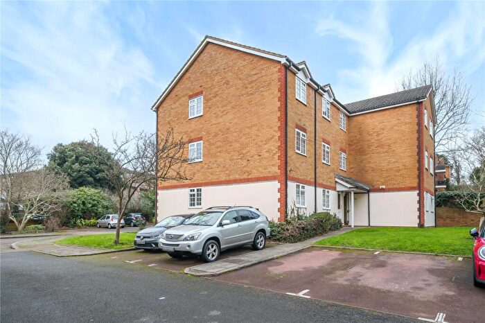 1 Bedroom Flat For Sale In Hanson Close, Beckenham, Kent, BR3