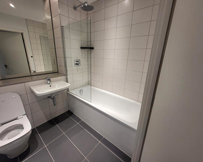 2 Bedroom Flat To Rent In Block B, Bury Street, Salford, Lancashire, M3