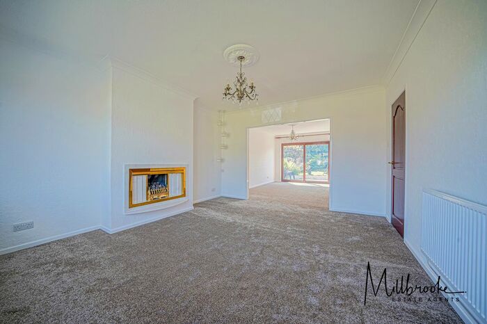 3 Bedroom Semi-Detached House To Rent In Glendale Road, Mosley Common, Manchester, M28