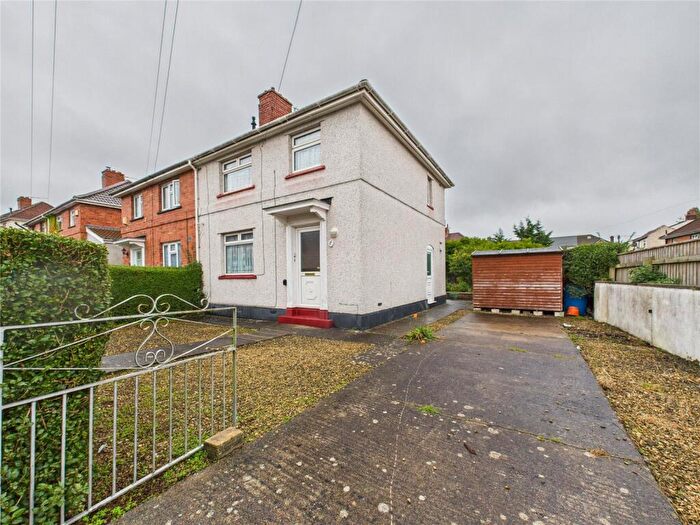 3 Bedroom Semi-Detached House For Sale In Avening Road, Kingswood, Bristol, BS15