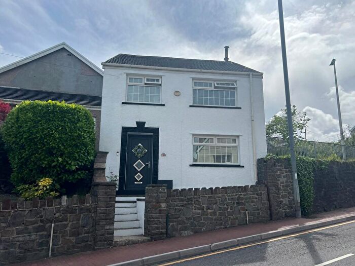 3 Bedroom Detached House For Sale In New Road, Skewen, Neath, Neath Port Talbot., SA10
