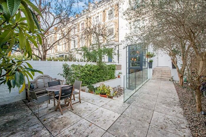 6 Bedroom Property To Rent In Elsham Road, London, W14