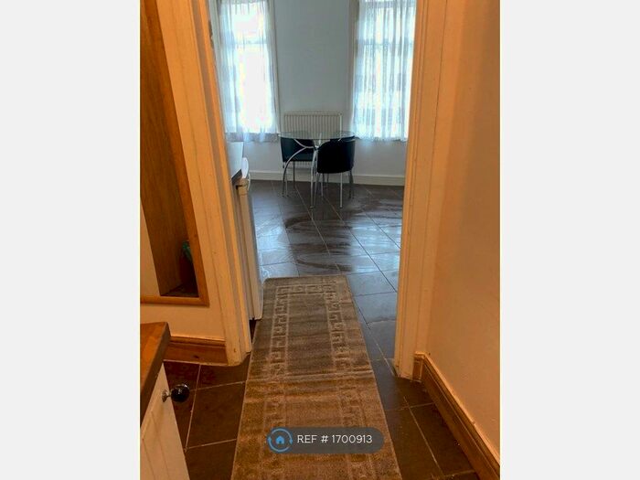 Studio To Rent In Willenhall Road, London, SE18