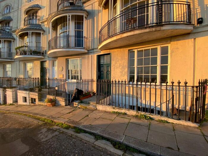 1 Bedroom Flat To Rent In Pelham Crescent, Hastings, TN34