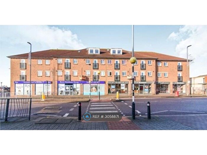 2 Bedroom Flat To Rent In Cabot Court, Bristol, BS7