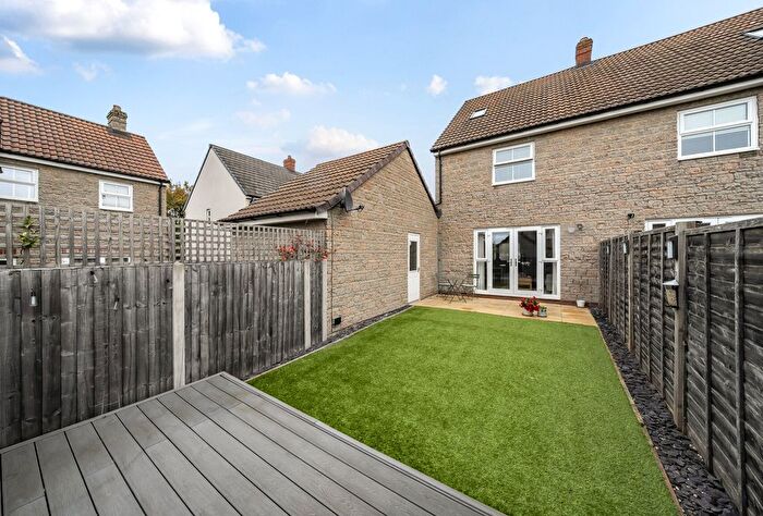 3 Bedroom Semi-Detached House For Sale In Amberley Gardens, Yate, Bristol, Gloucestershire, BS37