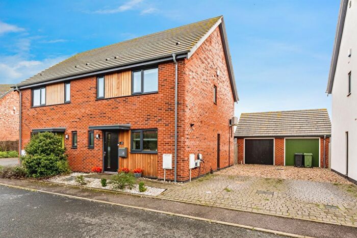 3 Bedroom Semi Detached House For Sale In Sedge Road, Swaffham, PE37