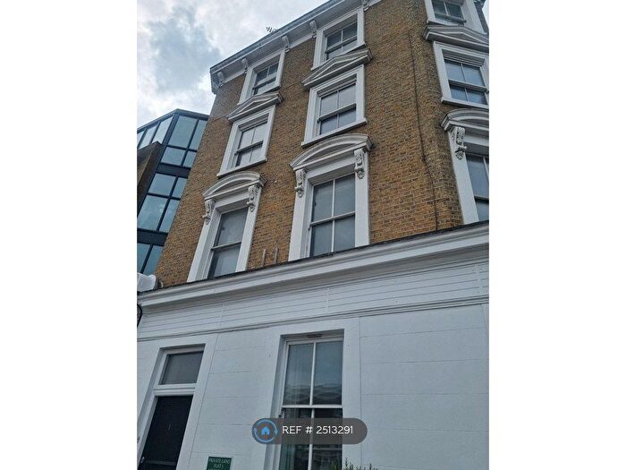 3 Bedroom Flat To Rent In New Cross Rd, SE14