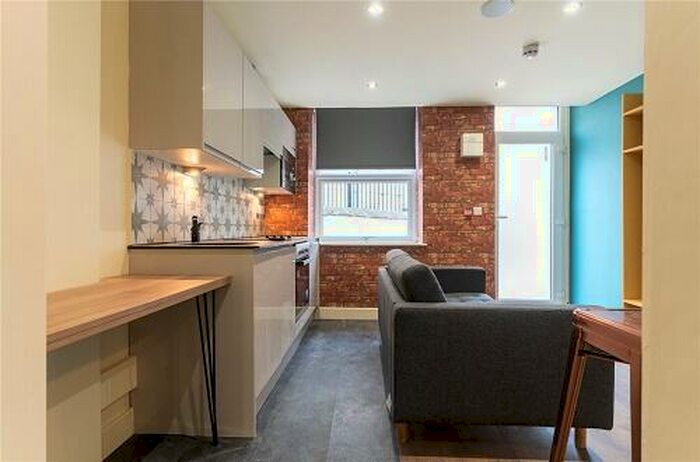 1 Bedroom Apartment To Rent In Somerset Road, Huddersfield, HD5