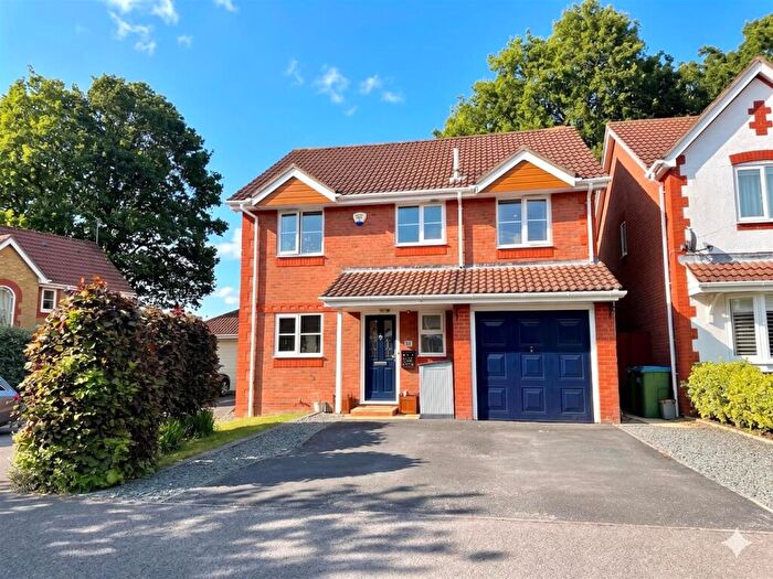 4 Bedroom Detached House For Sale In Steinbeck Close, Whiteley, PO15