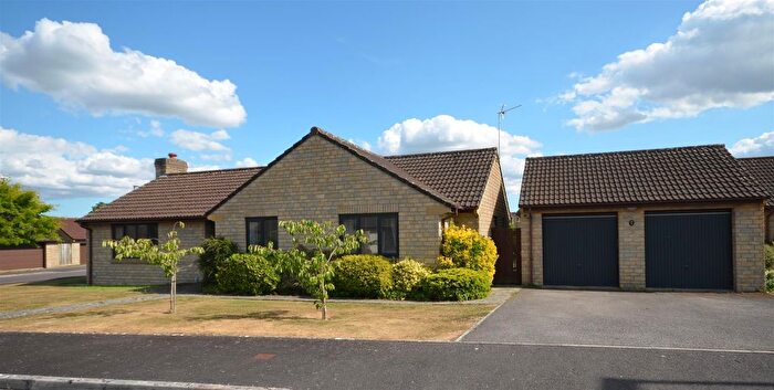 3 Bedroom Detached Bungalow For Sale In Foxglove Close, Wyke, Gillingham, SP8