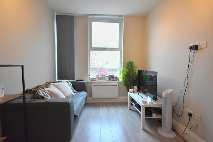1 Bedroom Flat To Rent In Mitcham Road, London, SW17