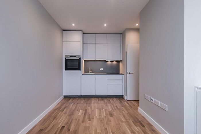 1 Bedroom Flat To Rent In Flat Gerard Court, NW2