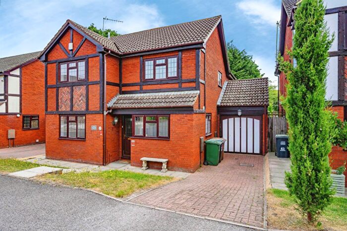 5 Bedroom Detached House For Sale In Tudor Manor Gardens, Watford, WD25