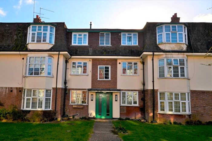 1 Bedroom Apartment To Rent In Seymour Court, Whitehall Road, North Chingford, E4